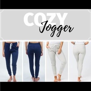 Zyia Oatmeal Cozy Joggers. XS.